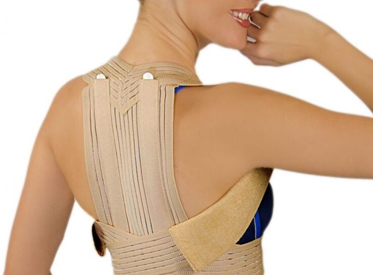 Sanya corset zai iya rage nauyin da ke kan kashin baya wanda osteochondrosis ya shafa